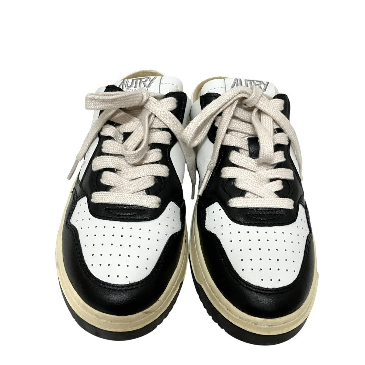 Perforated Toe Lace-Up Mulesミュールスニーカー