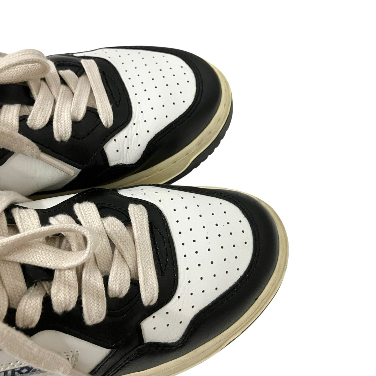 Perforated Toe Lace-Up Mulesミュールスニーカー
