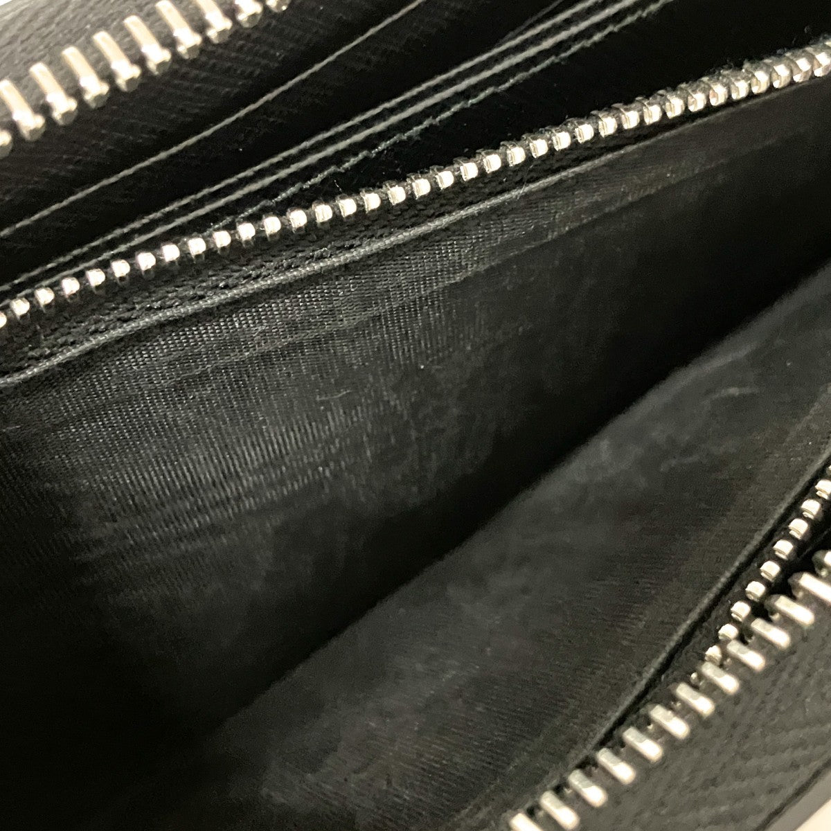サウンドジップ長財布
