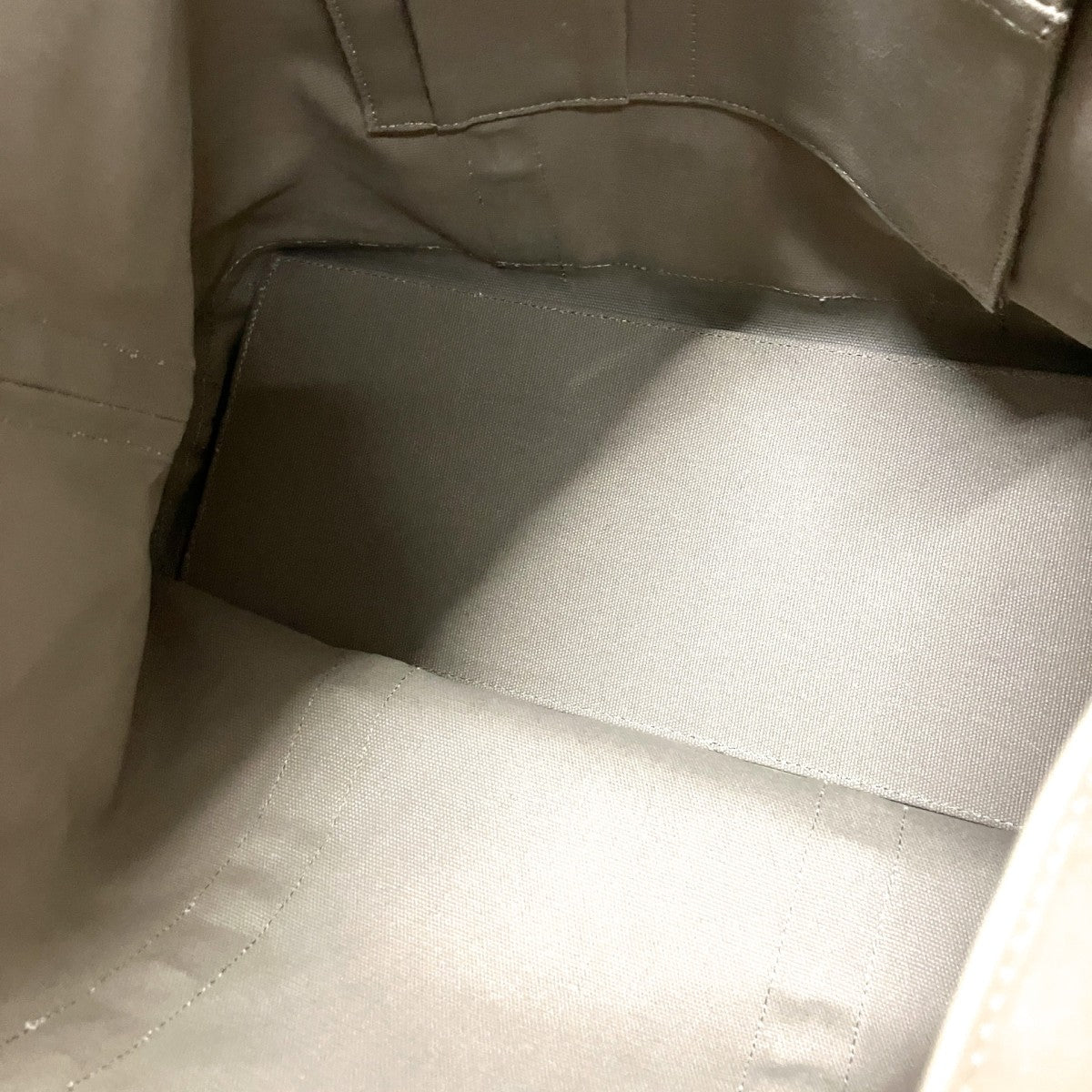 スタッズトートバッグ