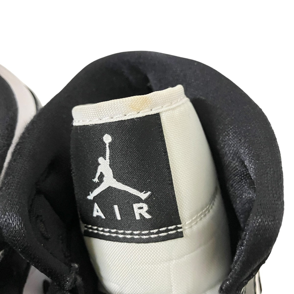 WMNS AIR JORDAN 1 MIDハイカットスニーカーDV0991 101