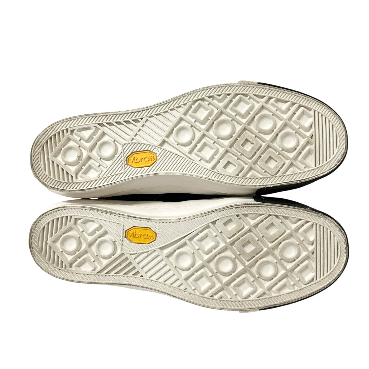 Royal Plus Suede LoスニーカーPN1021N1