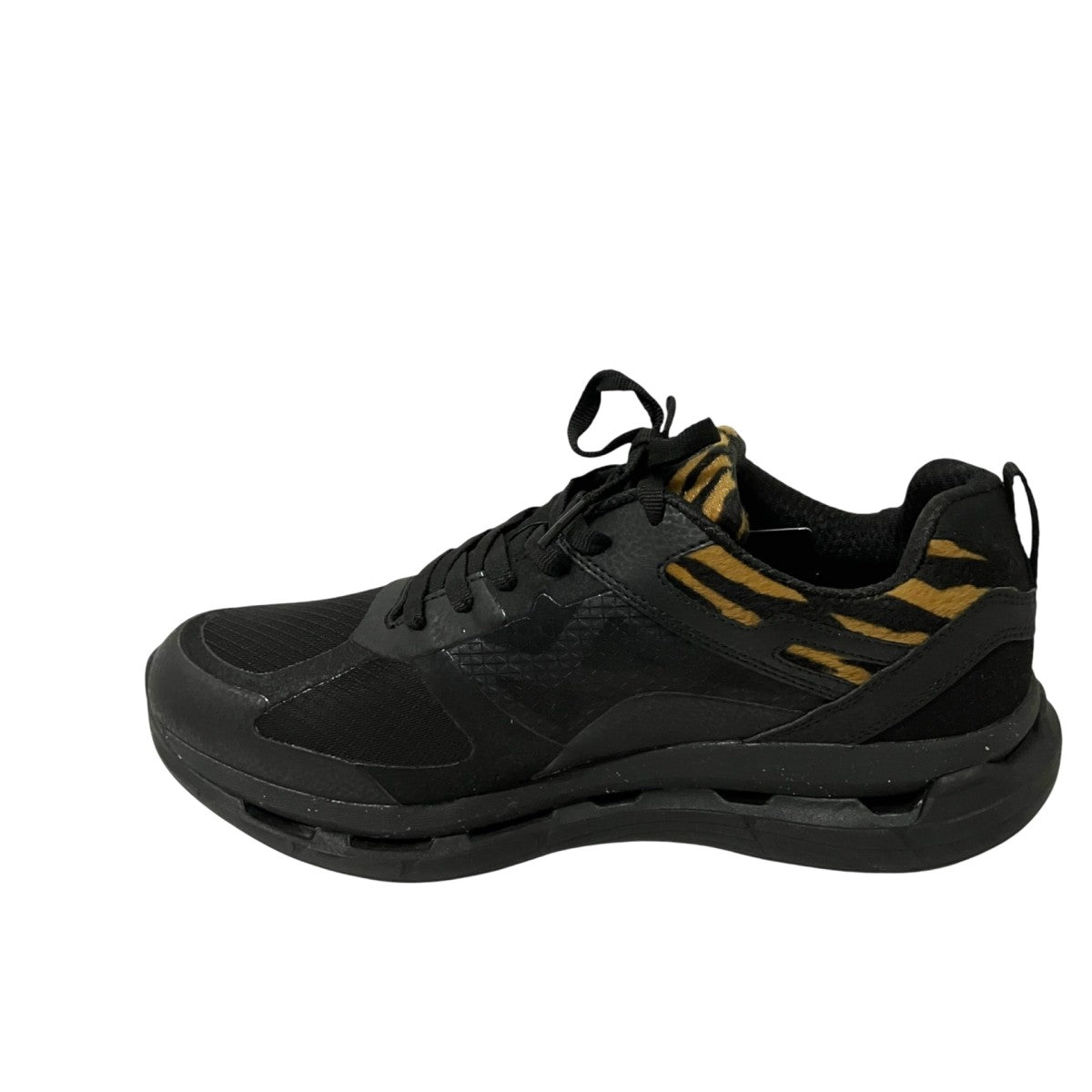 VENTIRIS ZBスニーカーM1113M