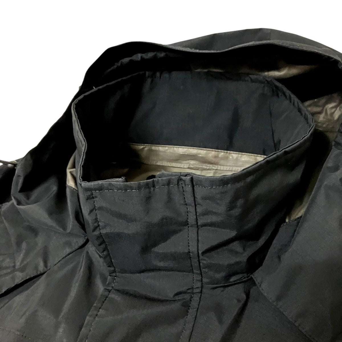 Gore-Tex Paclite Lightweight Shell Jacketマウンテンパーカー