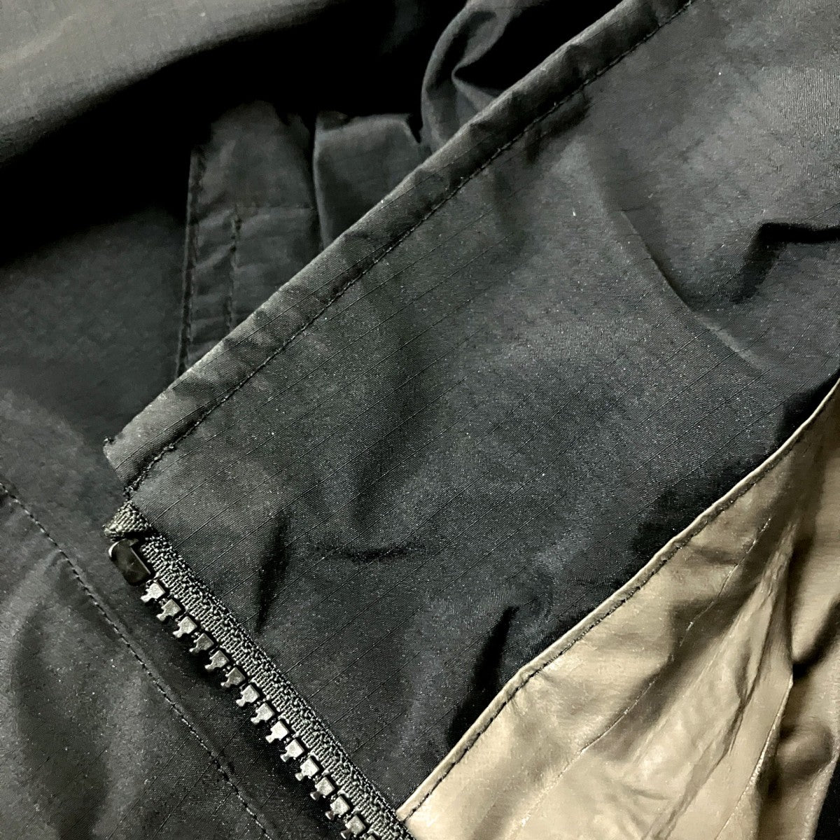 Gore-Tex Paclite Lightweight Shell Jacketマウンテンパーカー