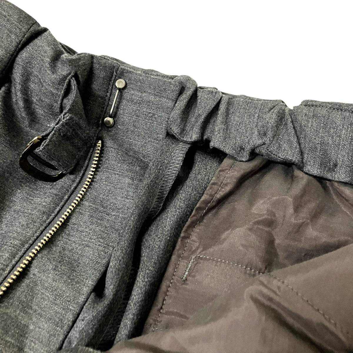 BACKSATIN BELTLESS SLACKSスラックスパンツANC PT85 A