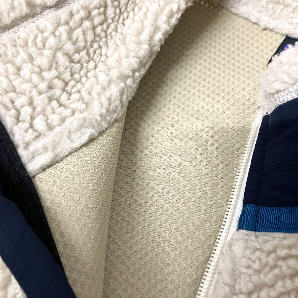 Patagonia CLASSIC RETRO-X JACKETフリースジャケット23056 古着・中古-4枚目のアイテム画像