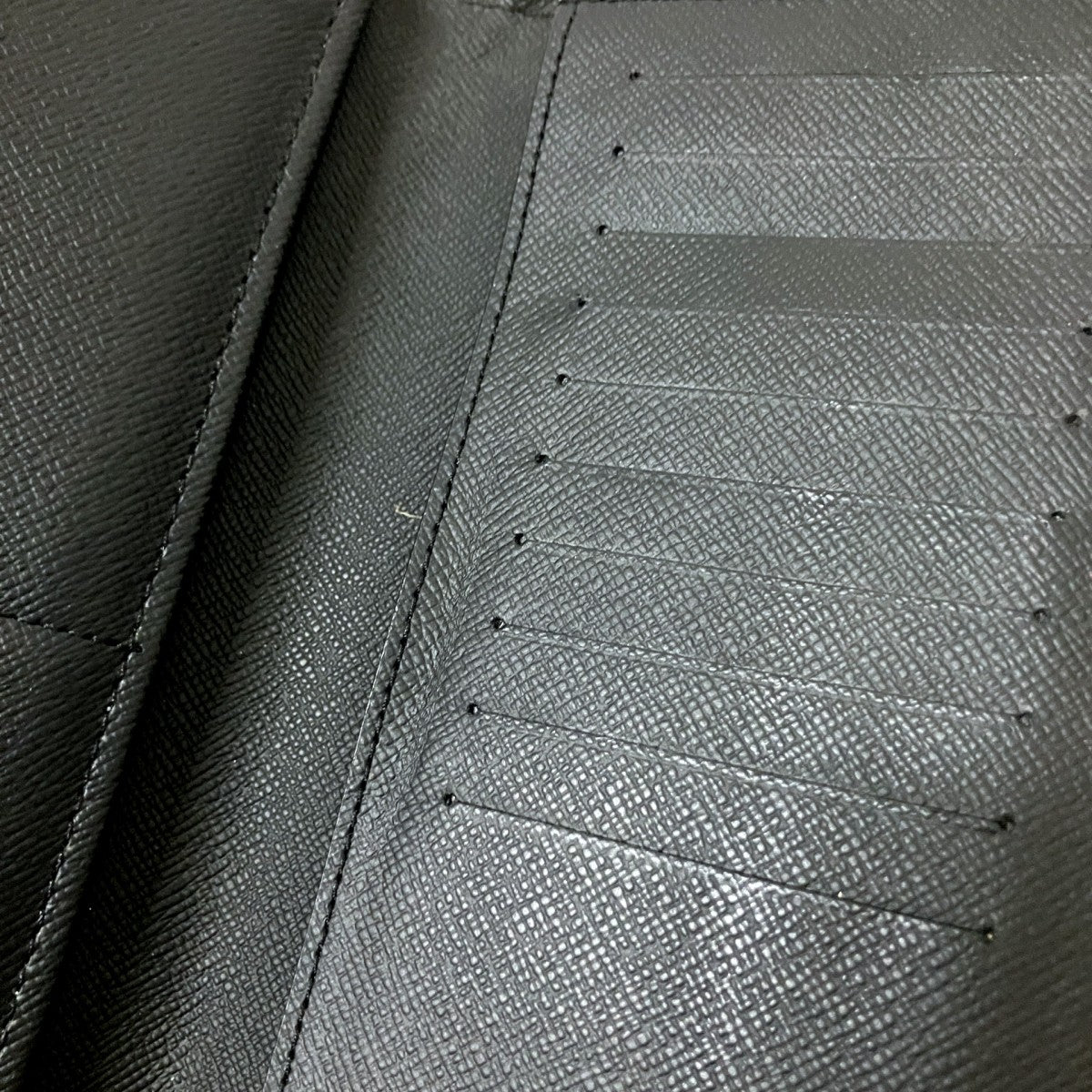 LOUIS VUITTON タイガ ジッピーウォレット ヴェルティカルラウンドジップ長財布M30317 古着・中古-7枚目のアイテム画像