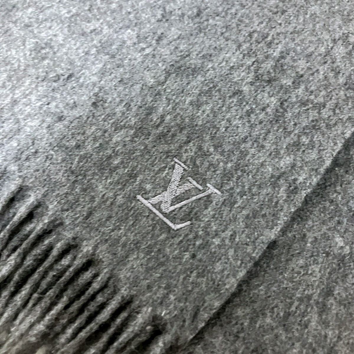 LOUIS VUITTON エシャルプ・ジェラムカシミヤフリンジマフラーM75364 古着・中古-3枚目のアイテム画像
