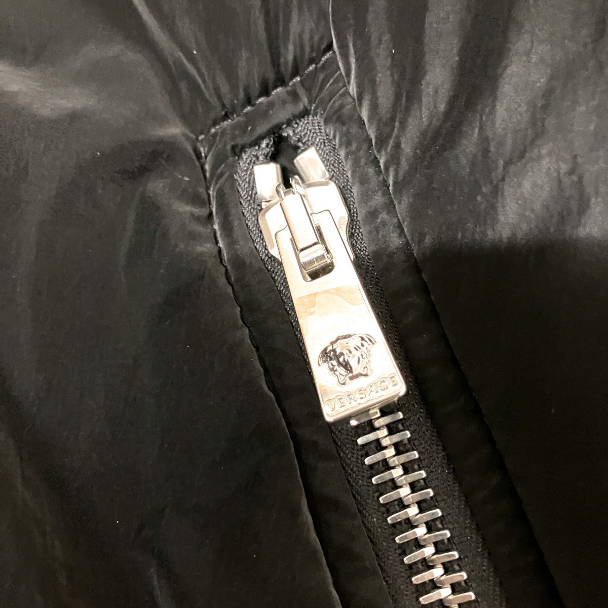 VERSACE ジップディテールパデッドジャケット 古着・中古-4枚目のアイテム画像