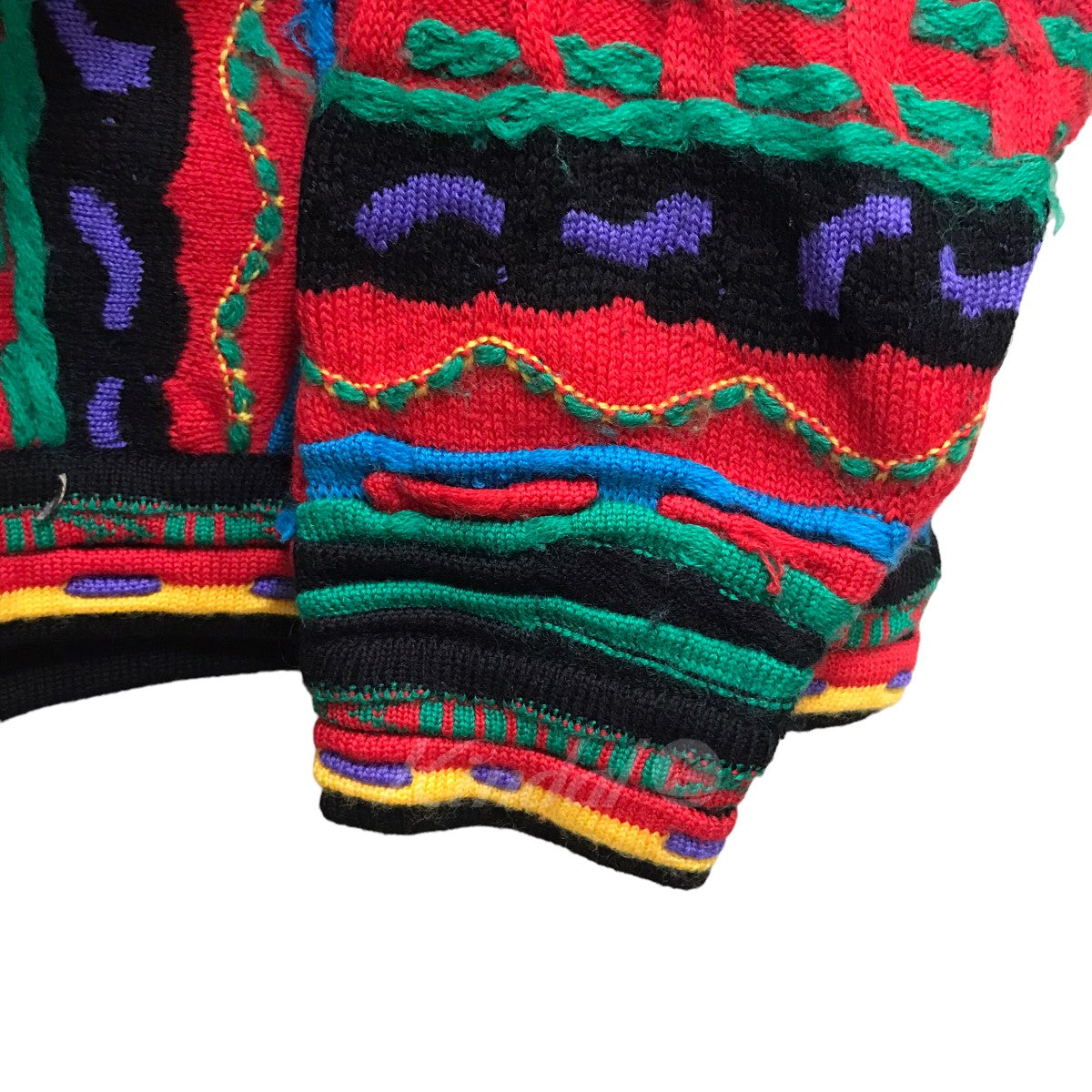 COOGI(クージー) 立体 編込み３ＤニットＶネック マルチカラー サイズ 