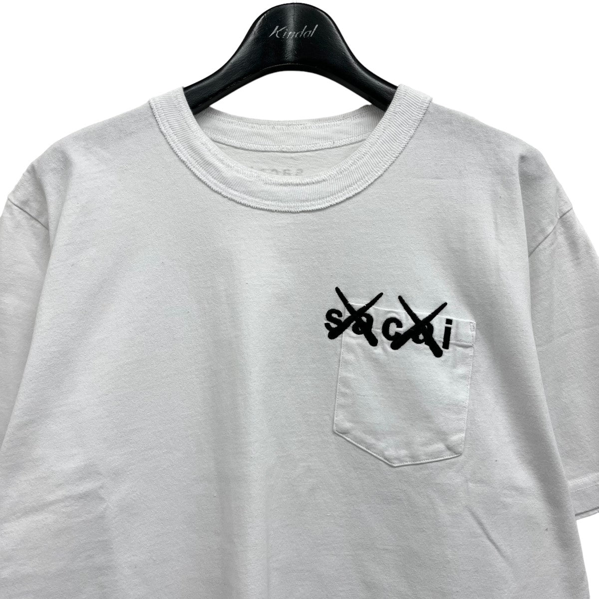 sacai×KAWS Embroidery T-Shirt 胸刺繍Tシャツ 21-0285S ホワイト ...