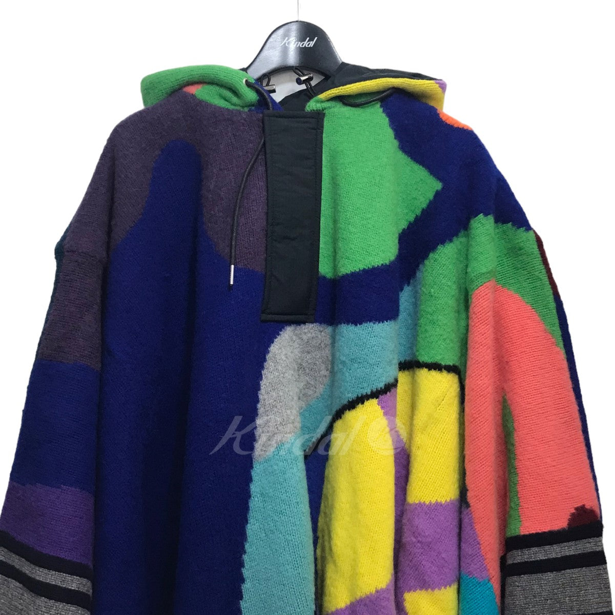 sacai×KAWS 21AW｢Jacquard Knit Poncho｣ジャガードニットポンチョ 21-02577M マルチカラー サイズ  1｜【公式】カインドオルオンライン ブランド古着・中古通販【kindal】