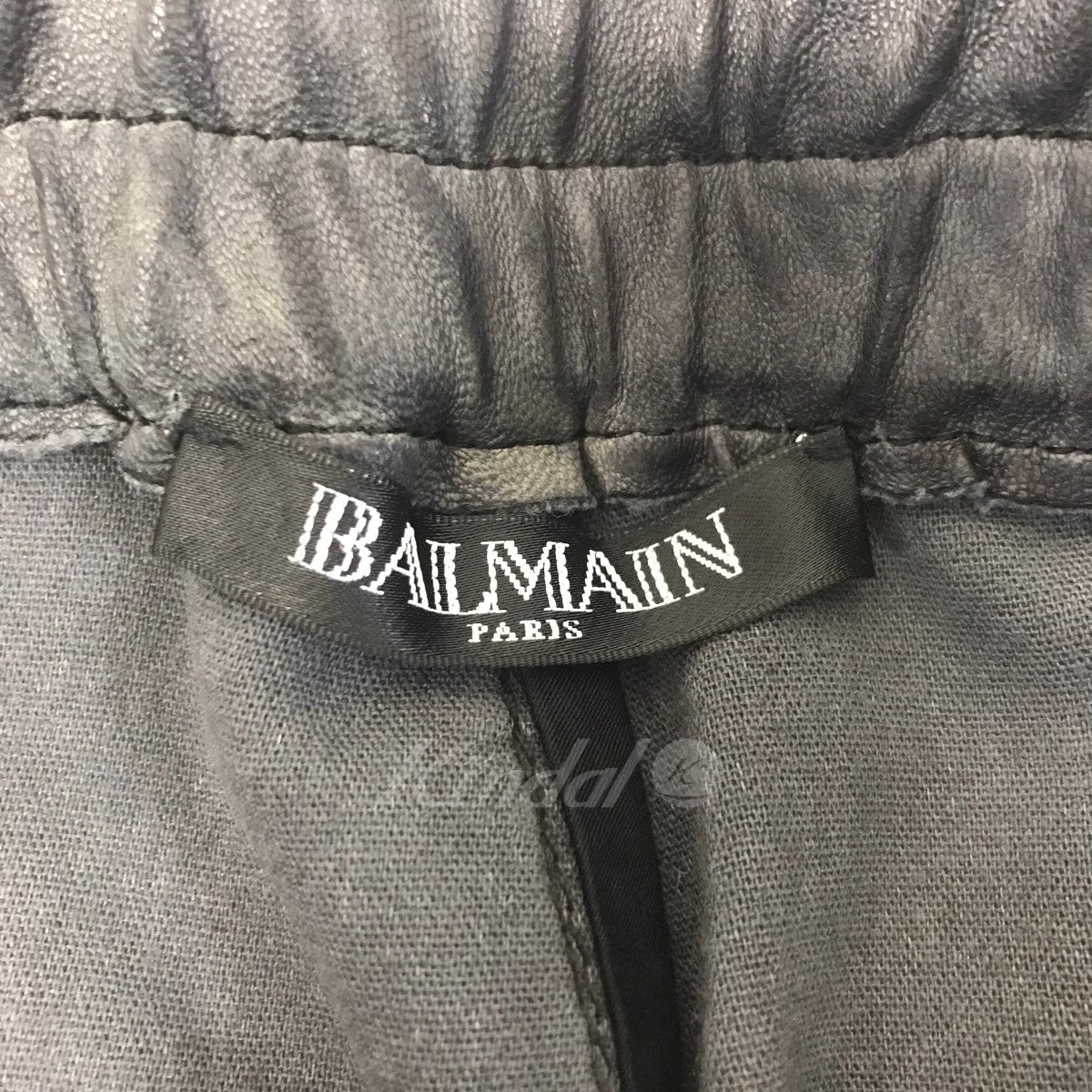 バルマンのレザーパンツ T519C188Tです。 BALMAIN ボトムス 古着・中古アイテム