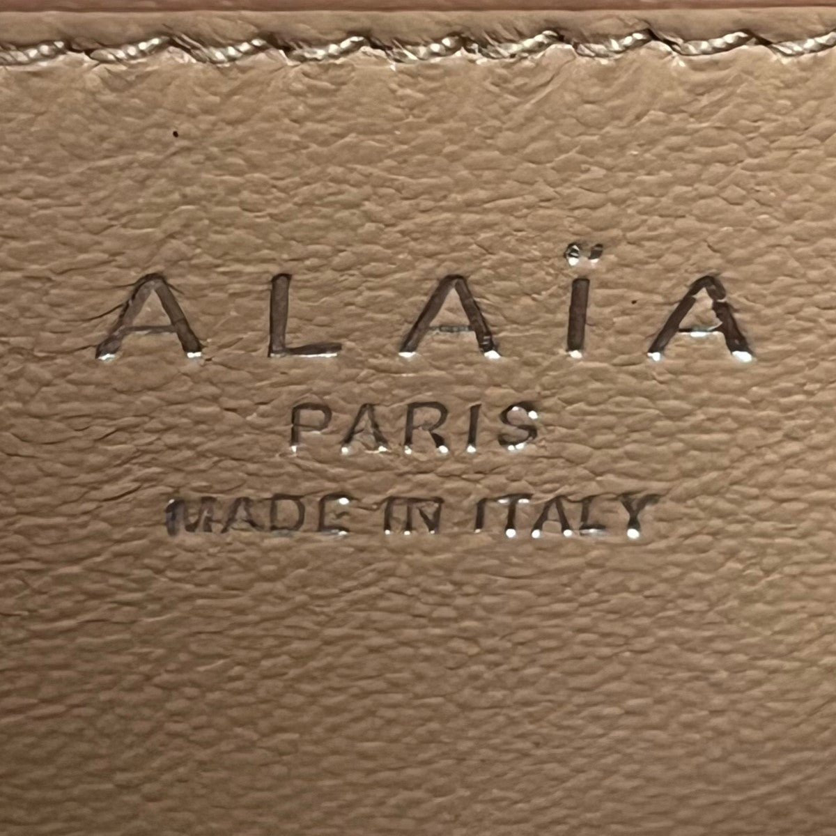 アライヤのスタッズクラッチバッグです。 ALAIA バッグ 古着・中古アイテム