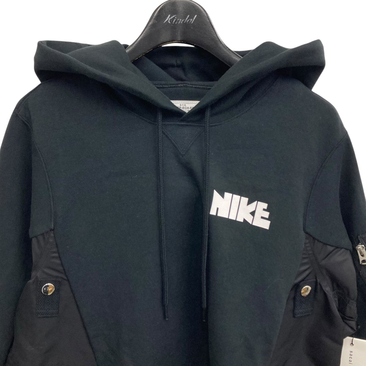 sacai×NIKE NRG HOODYCW2419-010切替プルオーバーフーディー ブラック サイズ XS｜【公式】カインドオルオンライン  ブランド古着・中古通販【kindal】