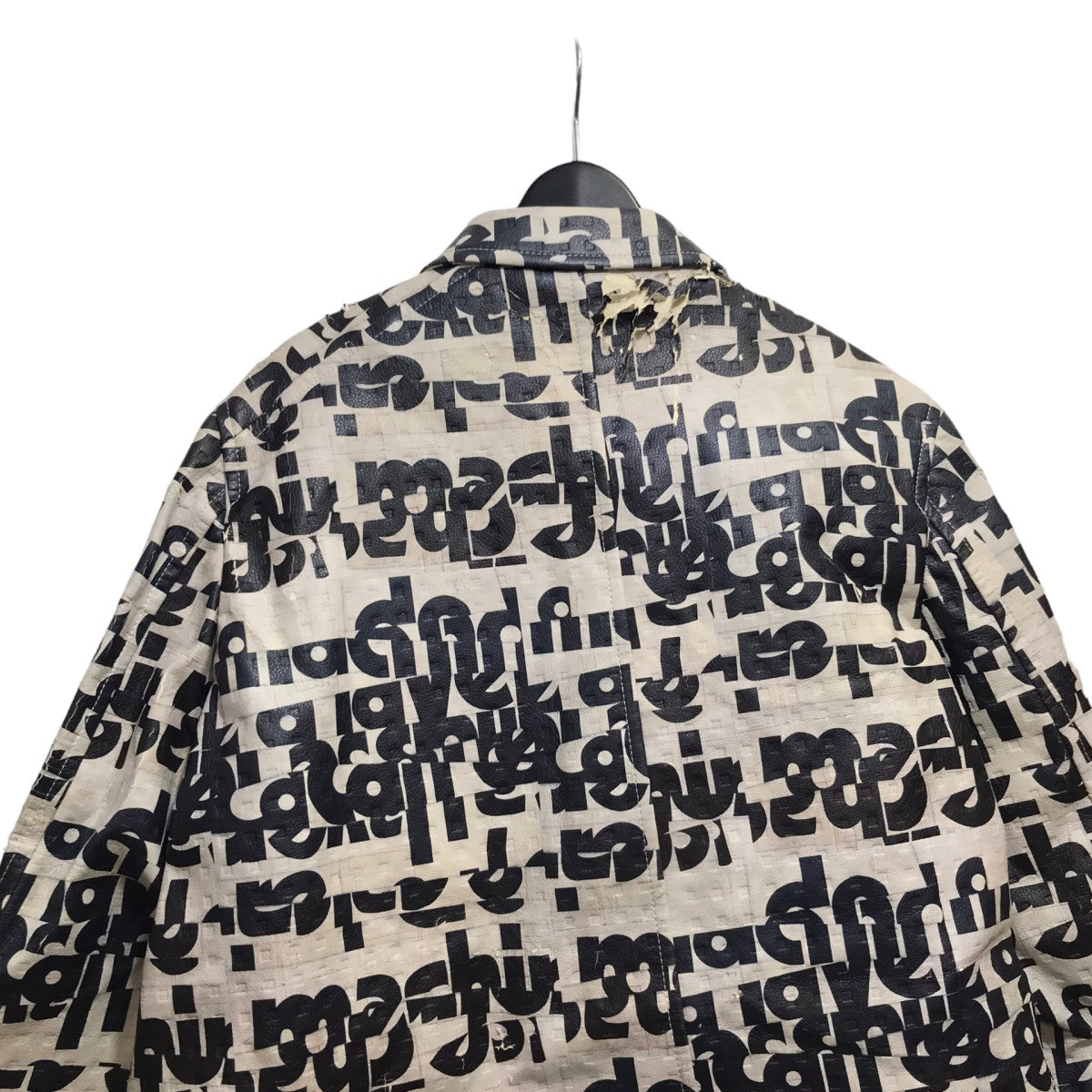 COMME des GARCONS HOMME PLUS(コムデギャルソンオムプリュス) 18AWアシンメトリー捻じれ総柄ジャケットPB-J054-051  PB-J054-051 ホワイト サイズ 1｜【公式】カインドオルオンライン ブランド古着・中古通販【kindal】