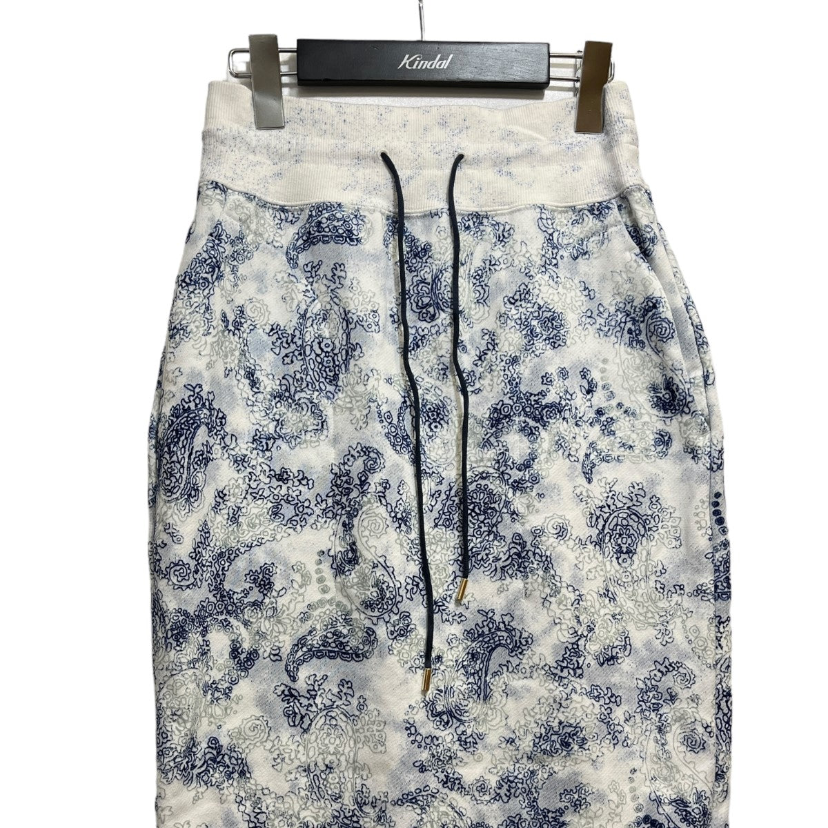 マメクロゴウチの24SS Floral Flock Printed Fleece Lining Skirt 総柄スカートです。 mame kurogouchi ボトムス 古着・中古アイテム