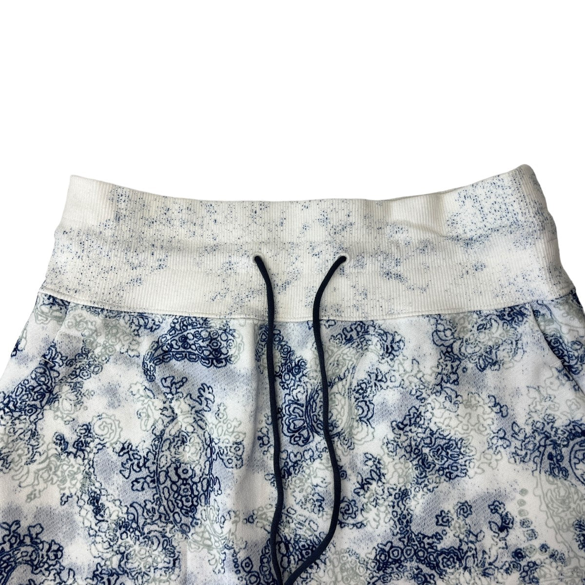 マメクロゴウチの24SS Floral Flock Printed Fleece Lining Skirt 総柄スカートです。 mame kurogouchi ボトムス 古着・中古アイテム