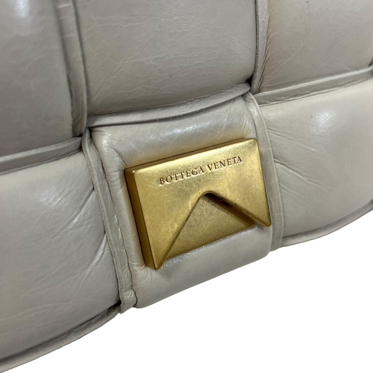 BOTTEGA VENETA(ボッテガヴェネタ) パテッドカセットバッグ 製造