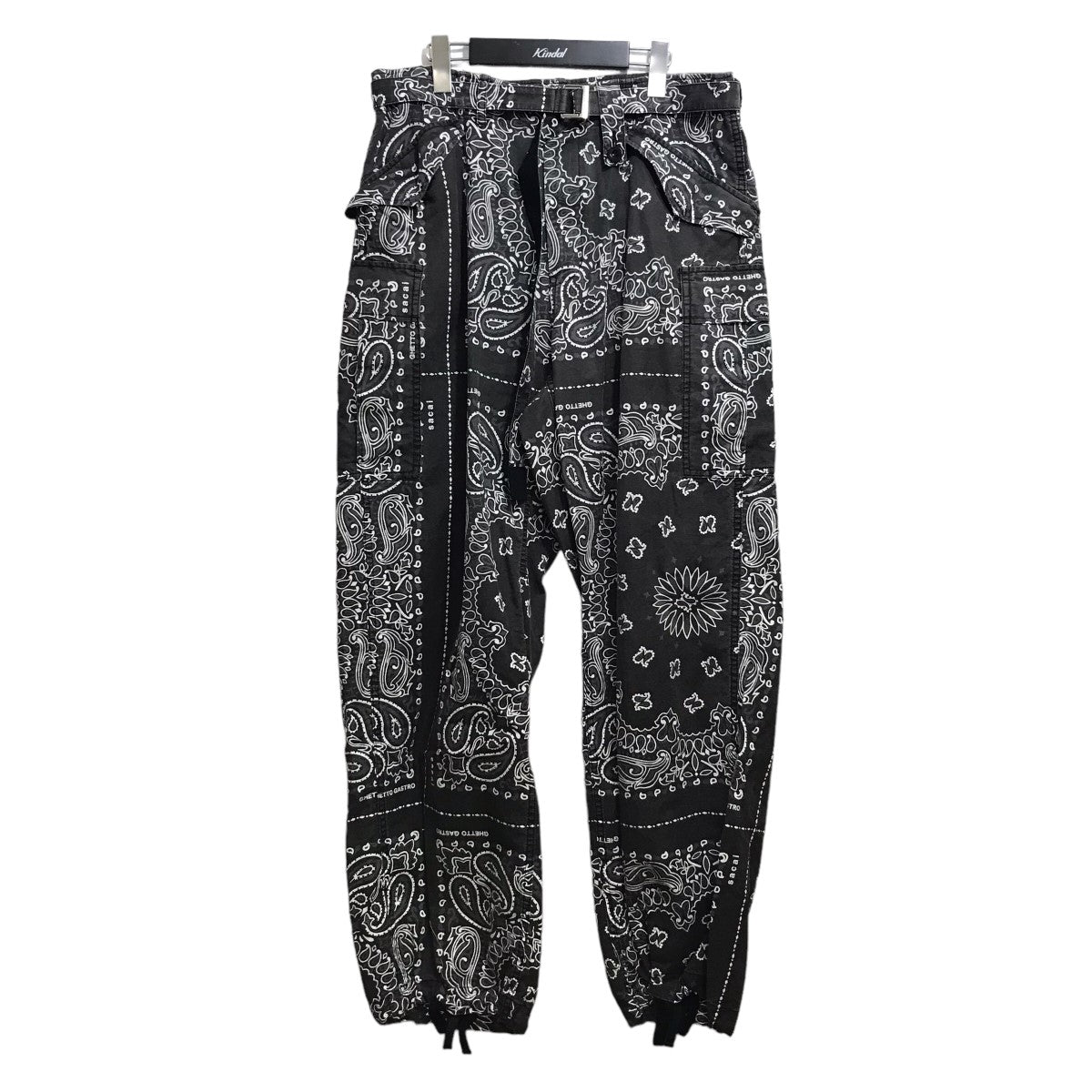 sacai(サカイ) 23SS Ghetto Gastro Bandana Print Pants バンダナプリントパンツ 23-0640S グレー  サイズ 2｜【公式】カインドオルオンライン ブランド古着・中古通販【kindal】