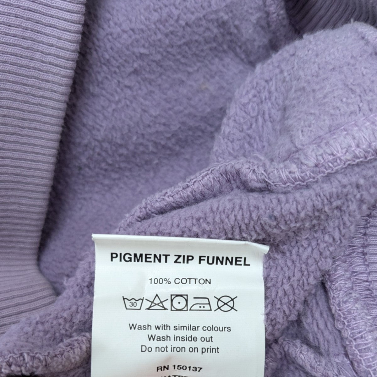 パレスのPIGMENT ZIP FUNNEL ジップパーカーです。 PALACE 古着・中古 トップス アイテム