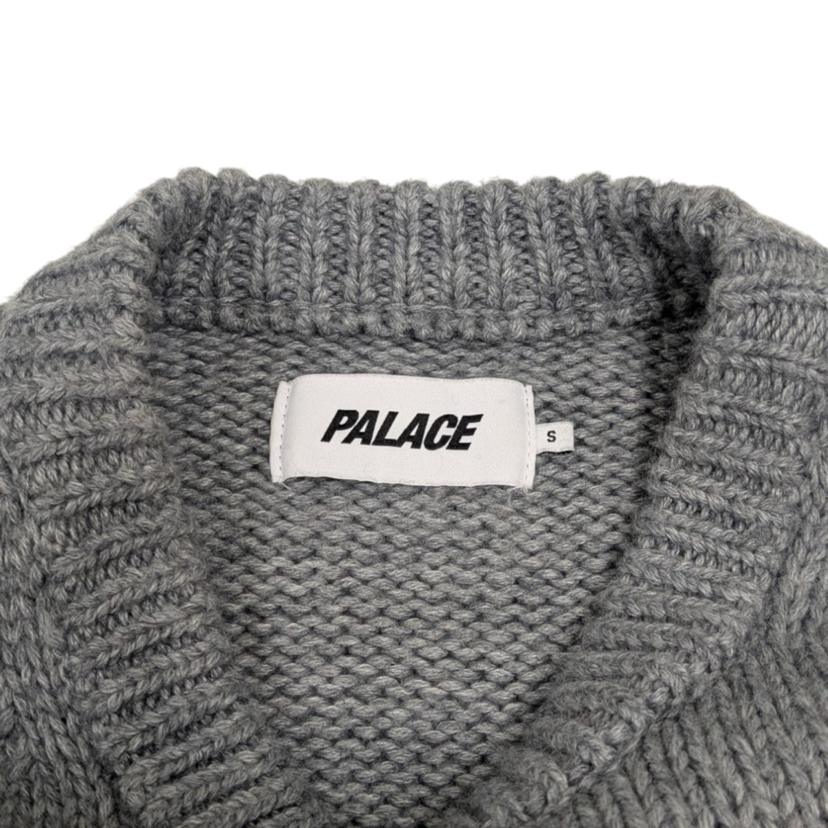 パレスのGRADIENT DYE RIB KNIT 胸ロゴニットです。 PALACE 古着・中古 トップス アイテム