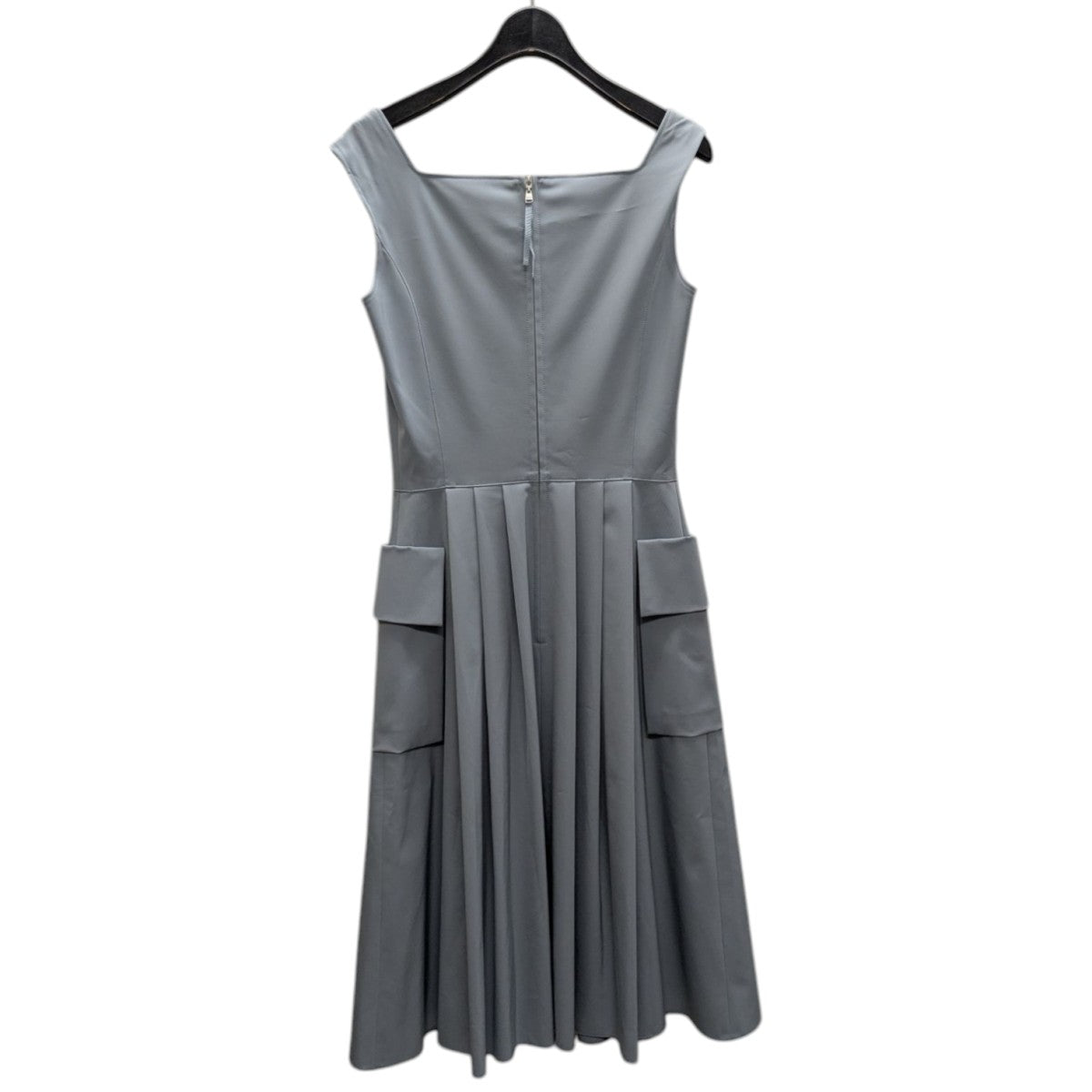 美品☆FOXEY NEWYORK☆サイドタック入りフレアワンピース ブルーグレー 美品☆FOXEY NEWYORK☆サイドタック入りフレアワンピース ブルー