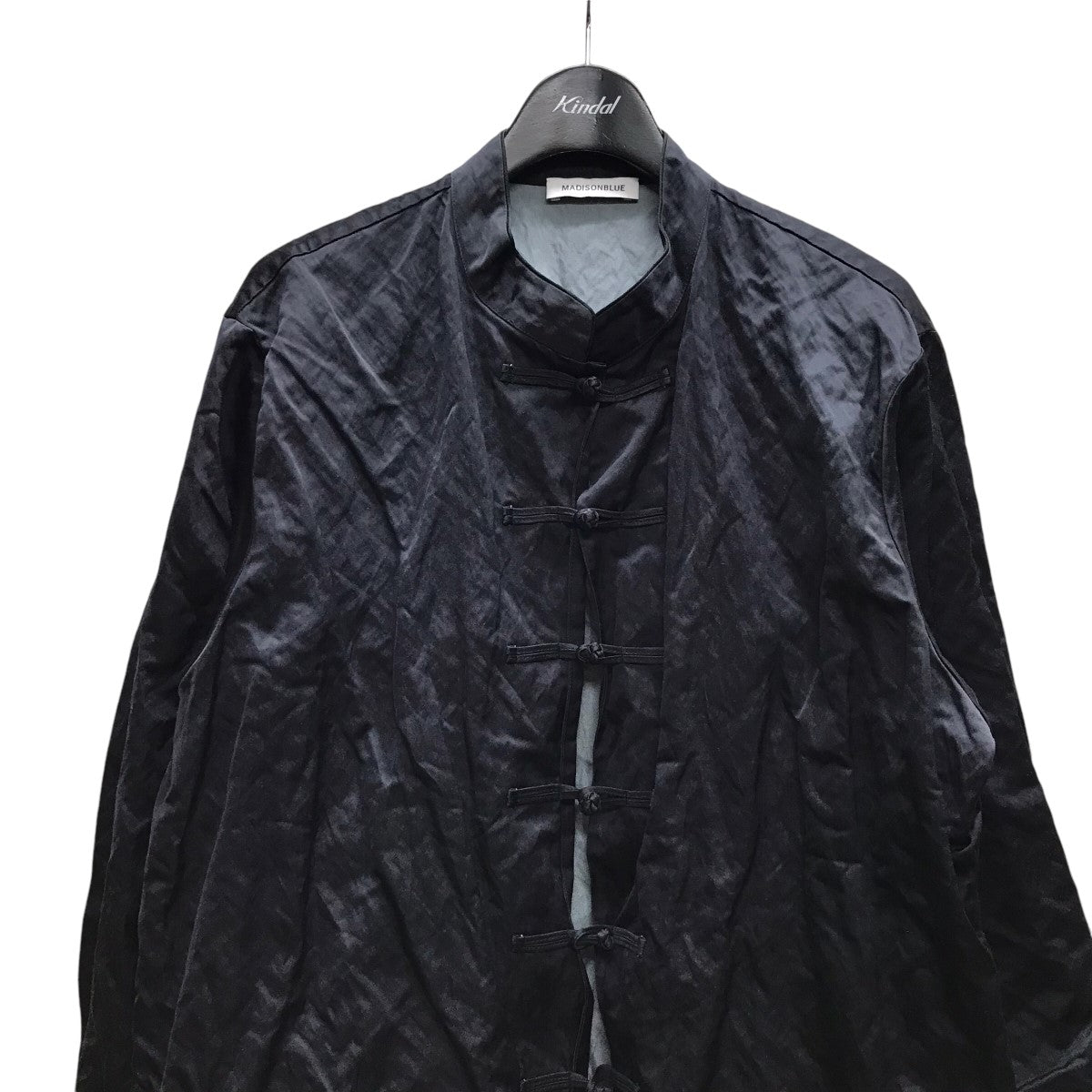 マディソンブルーのCHINOIS STYLE JK チャイナシャツです。 MADISON BLUE トップス 古着・中古アイテム