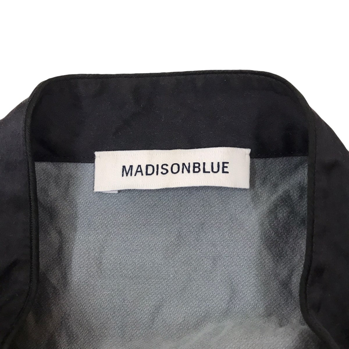 マディソンブルーのCHINOIS STYLE JK チャイナシャツです。 MADISON BLUE トップス 古着・中古アイテム