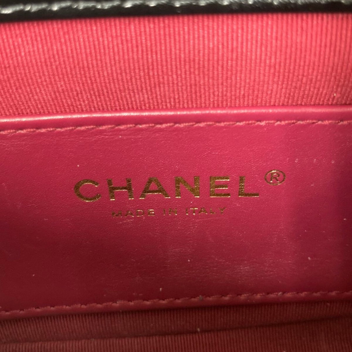 シャネル マトラッセ ミニ メッセンジャー カーフ バッグ CHANEL(シャネル) ミニメッセンジャーバッグ ／ミニマトラッセ