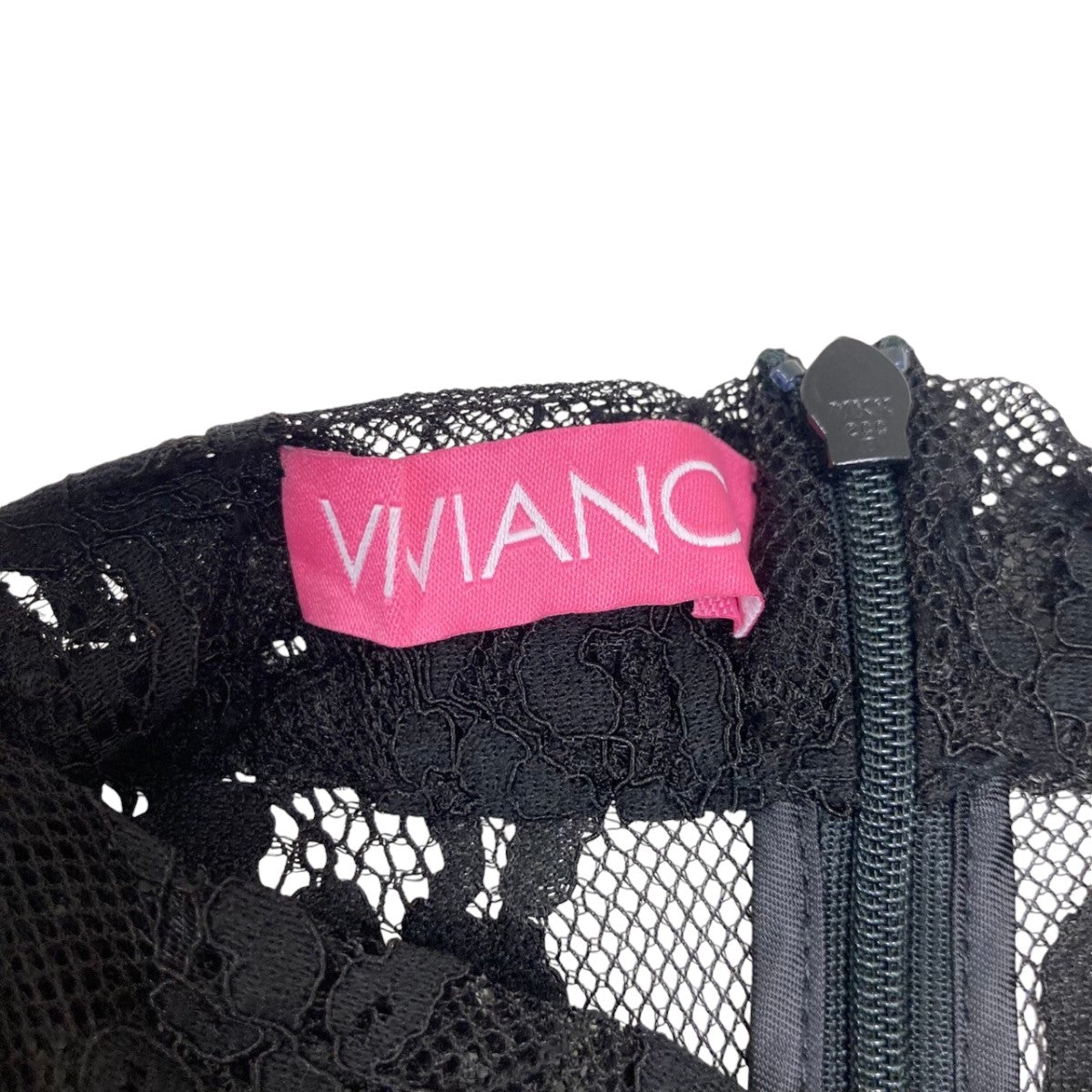 VIVIANO/(ヴィヴィアーノ)】ギャザーネックトップ（シャツ