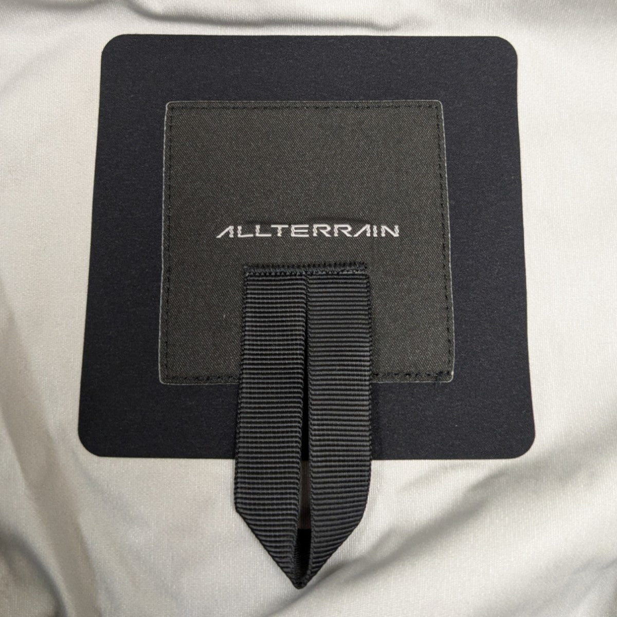 The Oversized CREAS Jacket by DESCENTE ALLTERRAIN for
