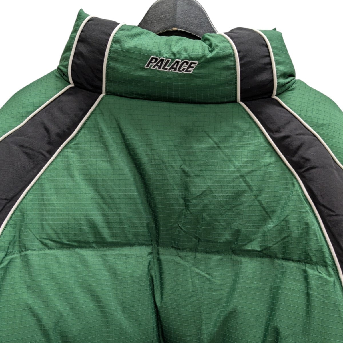 ダウンジャケット