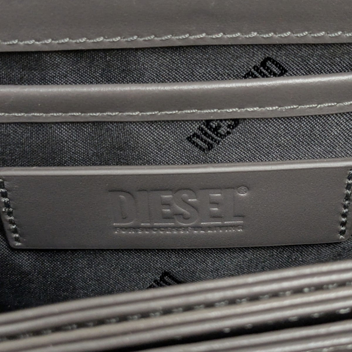 DIESEL(ディーゼル) ショルダーバッグ／1DR Dロゴ レザークロス