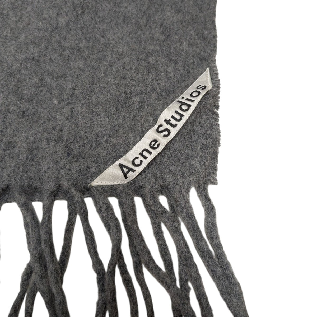 ACNE STUDIOS(アクネストゥディオズ) ウールマフラー グレー｜【公式