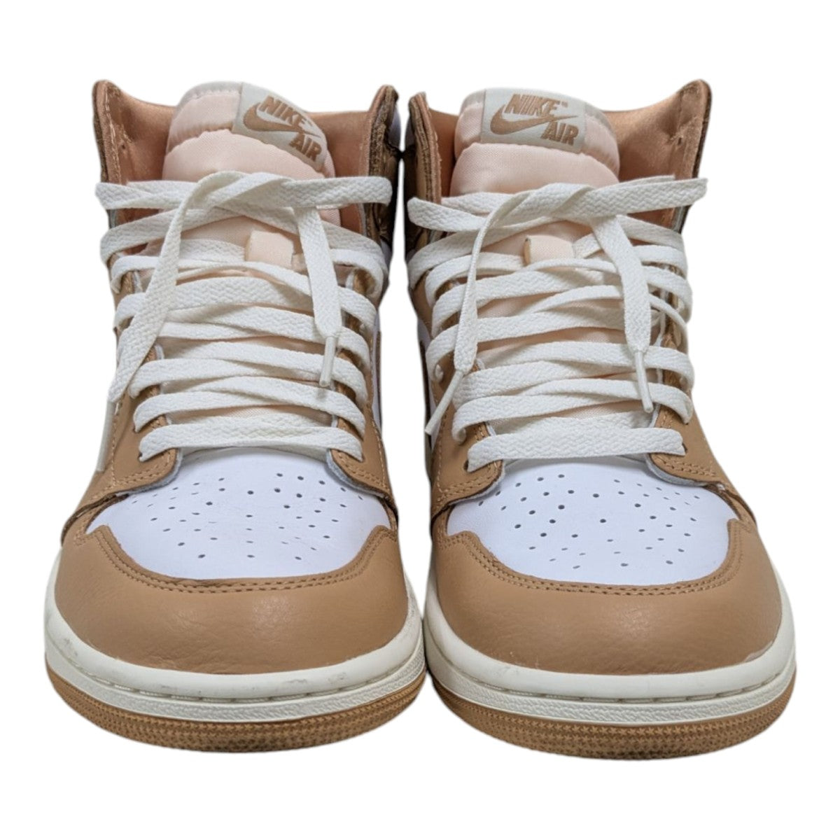 Nike ベージュ スタジャン 値下げしました‼️ NIKE(ナイキ) ハイカットスニーカーFN6622-201 FN6622-201