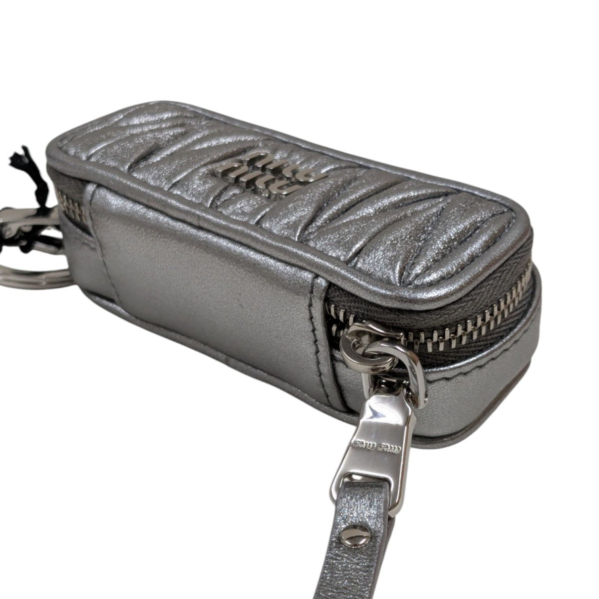 MIU MIU(ミュウミュウ) 5TL518 マテラスバッグチャームリップ
