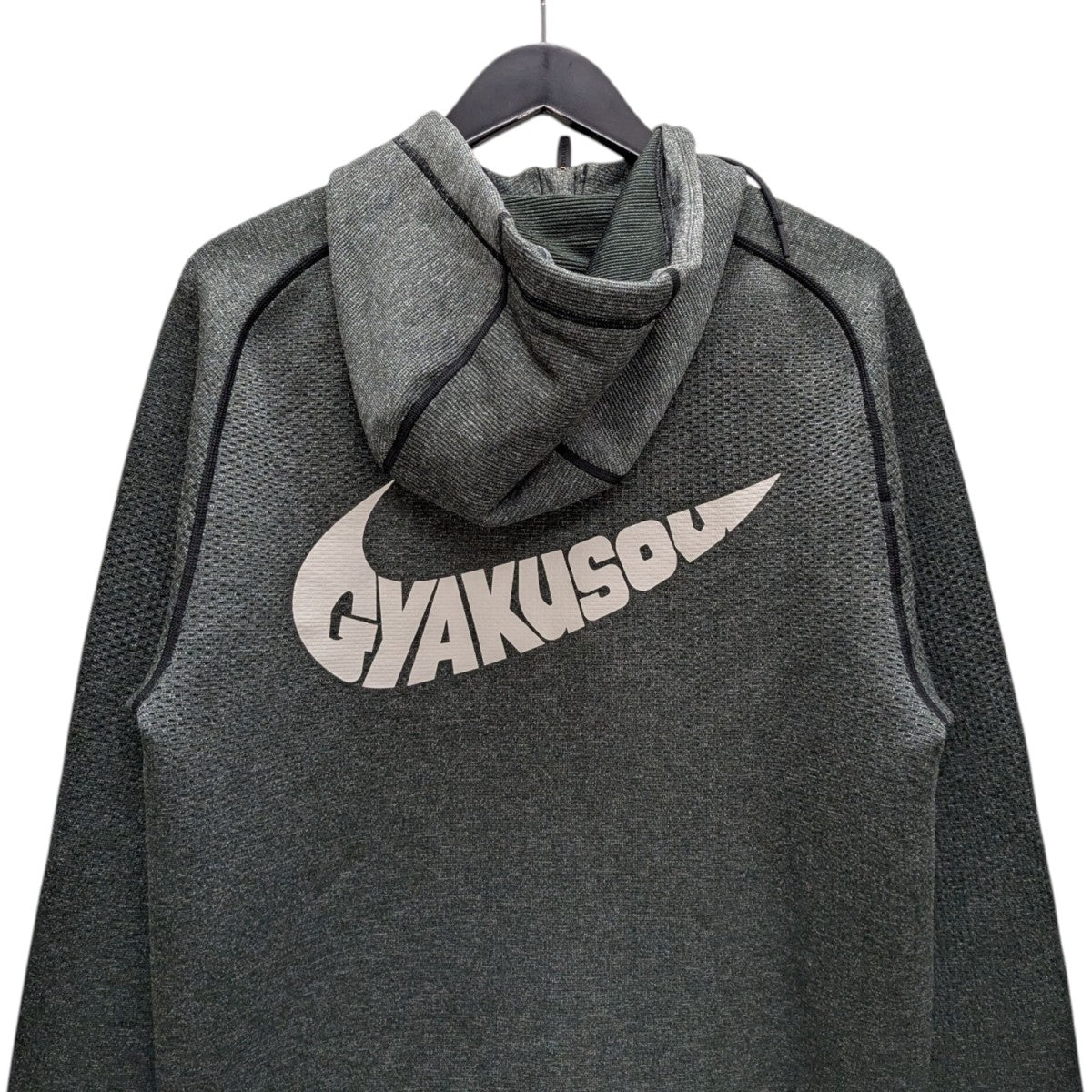 新品　NIKE GYAKUSOU ナイキ　ギャクソウ　ランニングウェア　パーカー NIKE×GYAKUSOU ジップパーカーCD7145-010 CD7145-010 グレー