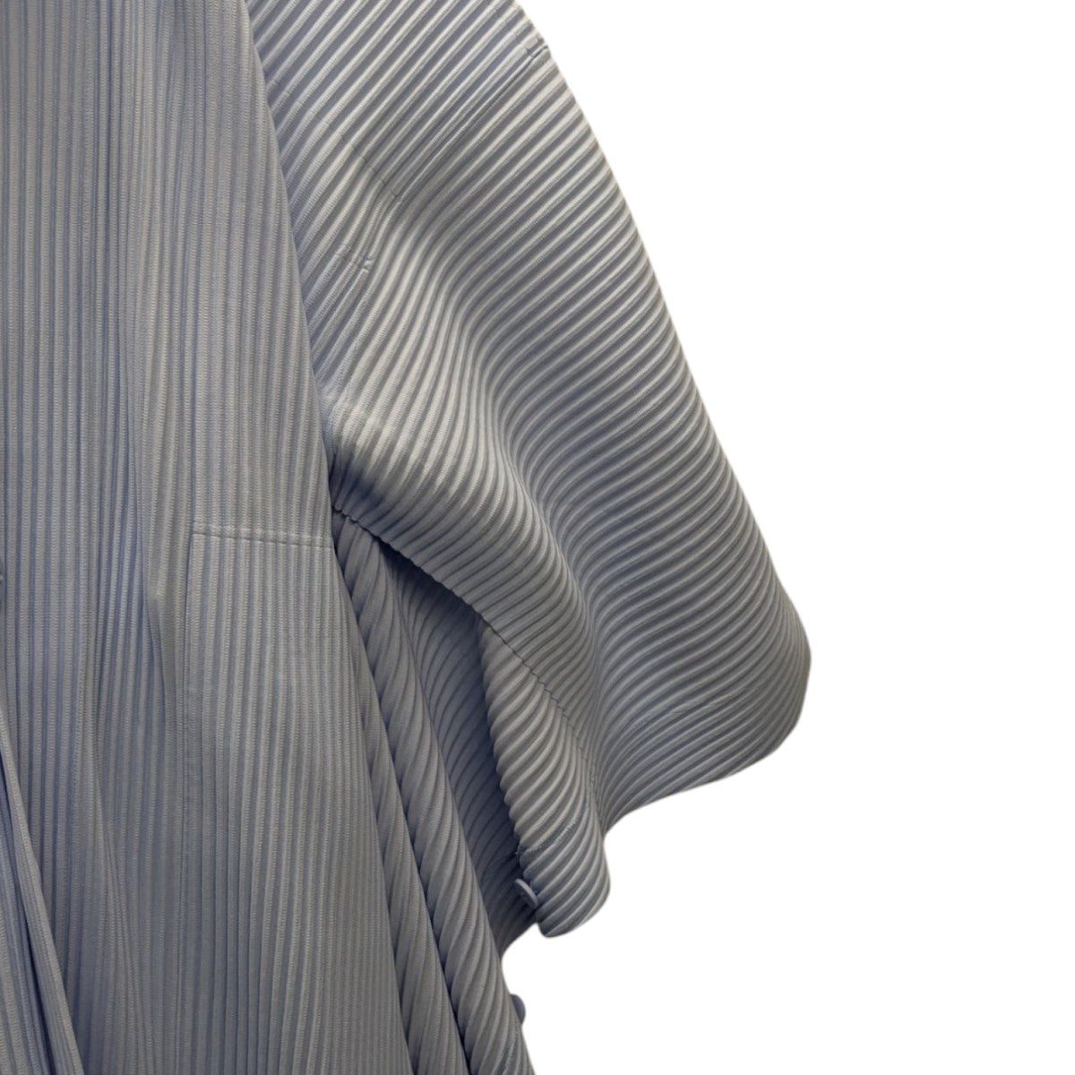 イッセイミヤケ　プリーツデザイン ポンチョ PLEATS PLEASE ISSEY MIYAKE（ポンチョ）のフリマアイテム一覧