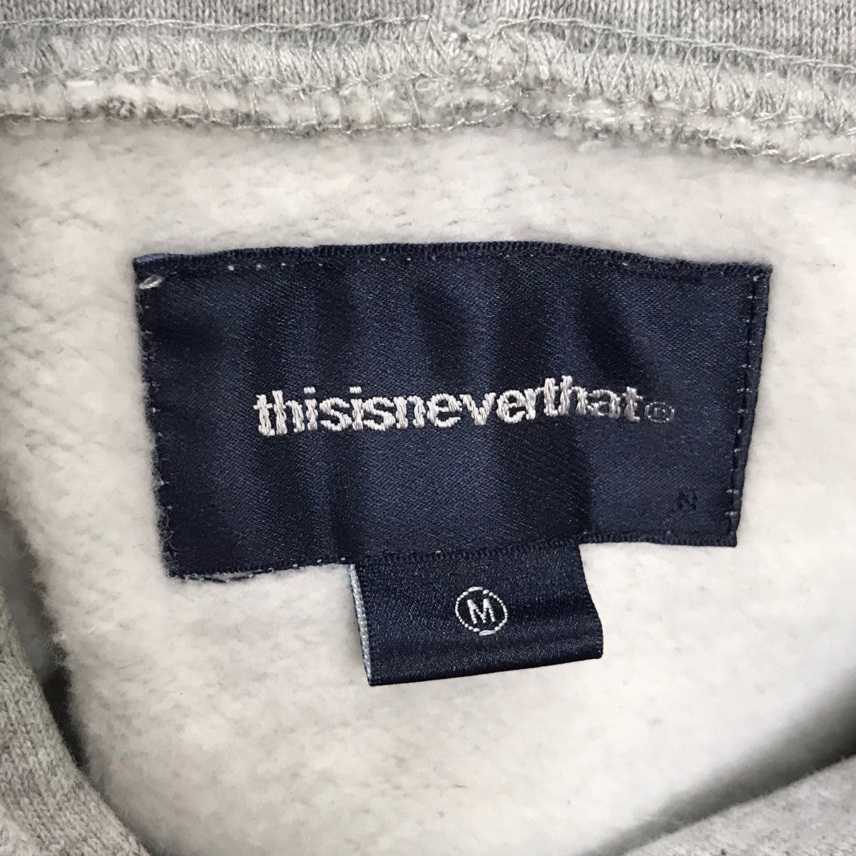 thisisneverthat(ディスイズネバーザット) プルオーバーパーカー