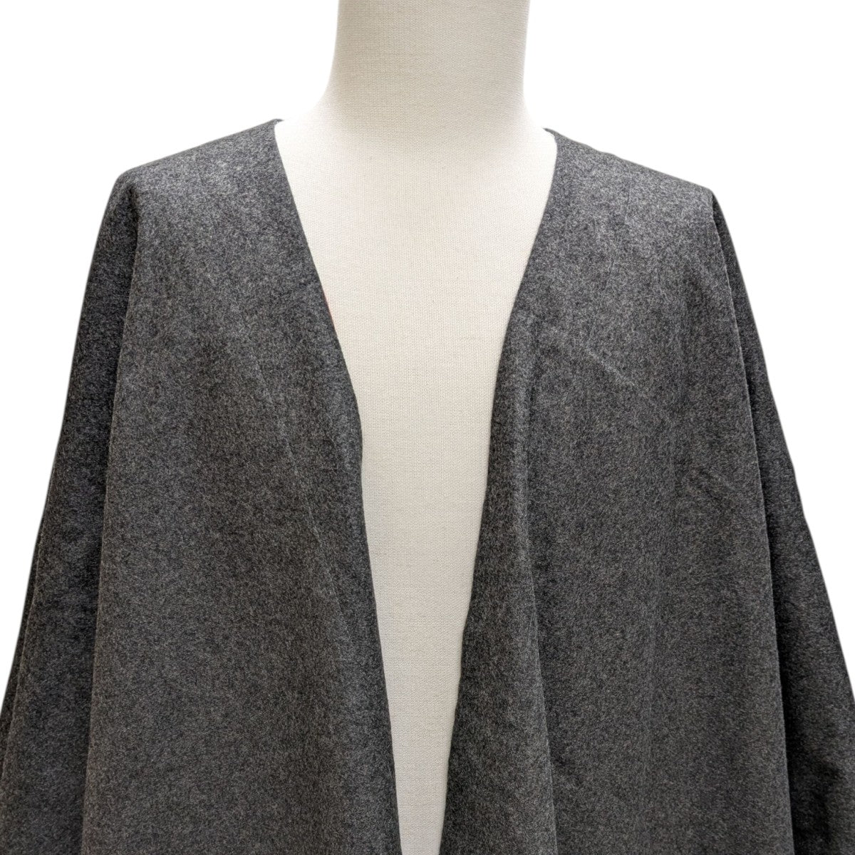 HERMES(エルメス) カシミヤシルクケープ グレー｜【公式】カインドオル