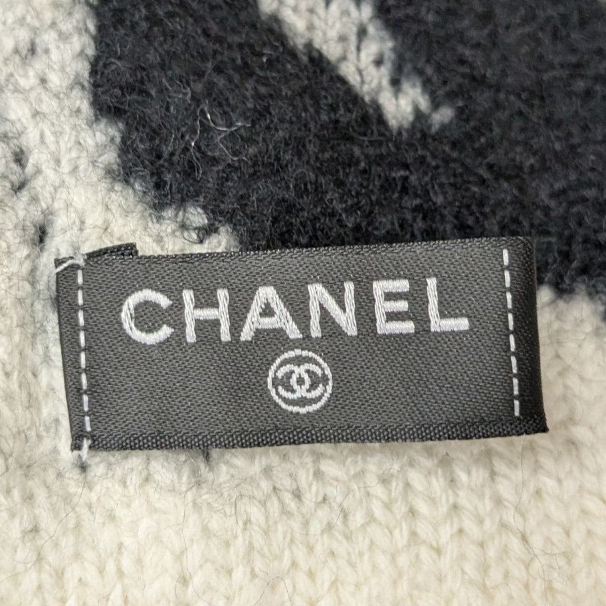 CHANEL グレー ブラック マフラー シャネル(CHANEL)のマフラー人気ランキングTOP10！2021年新作