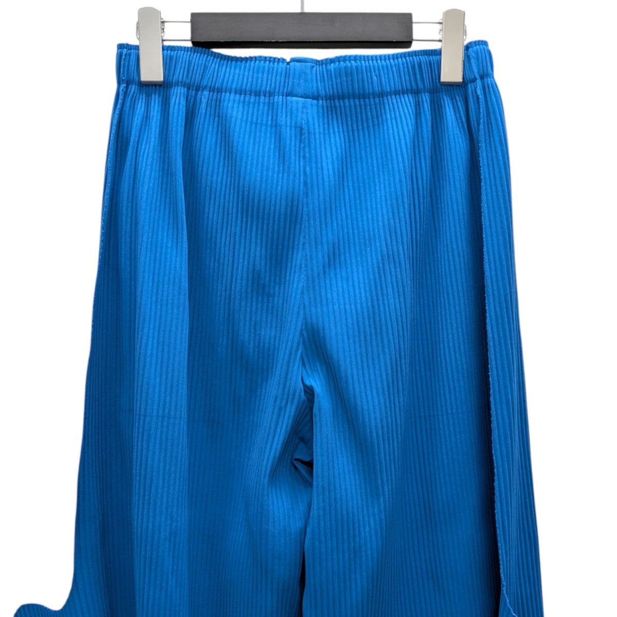 issey miyake me ハーフパンツ　ブルー me ISSEY MIYAKE(ミーイッセイミヤケ) プリーツパンツ MI52KF377