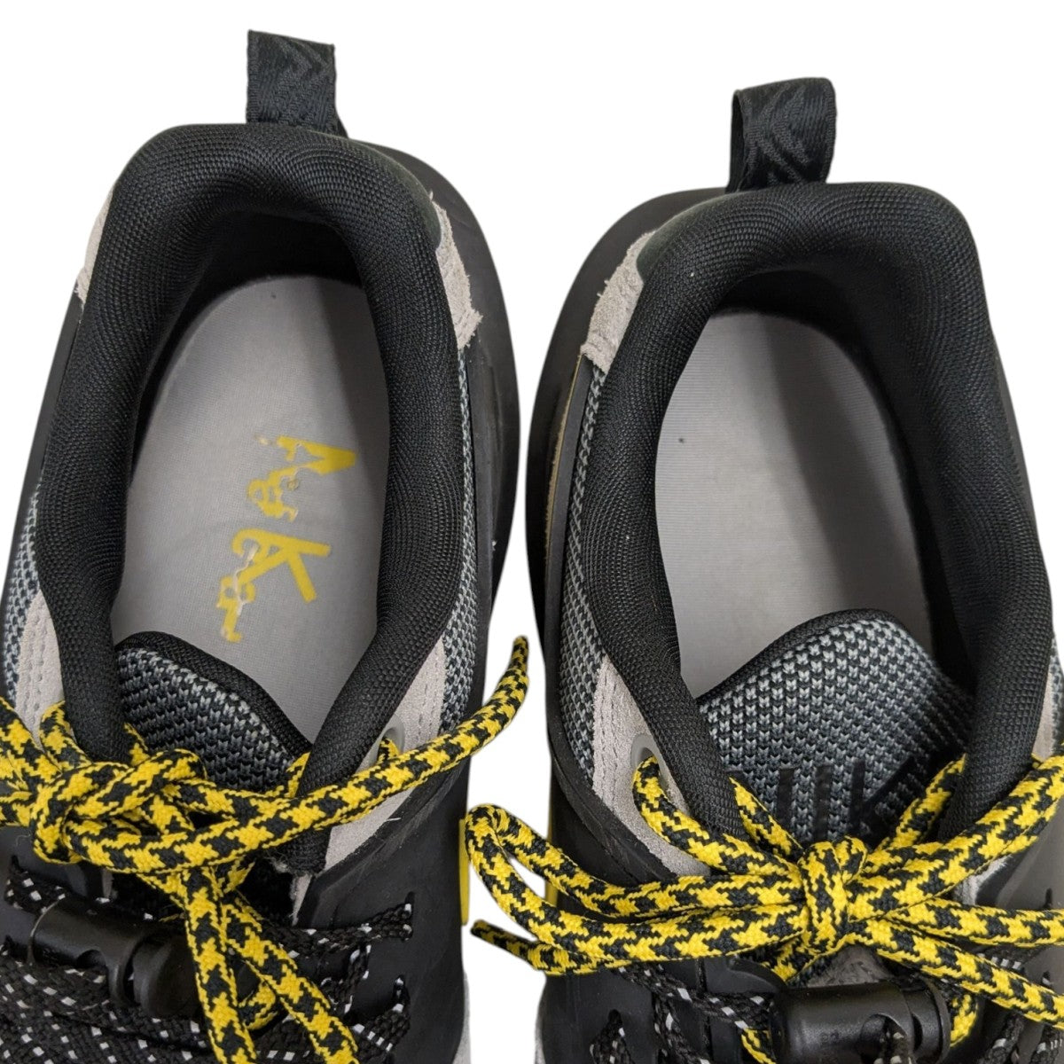 さやにこ NIKE×sacai Zegamadome スニーカー HQ8618-002 グレー×イエロー