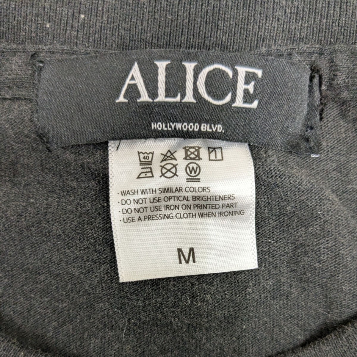 ロゴプリントTシャツ