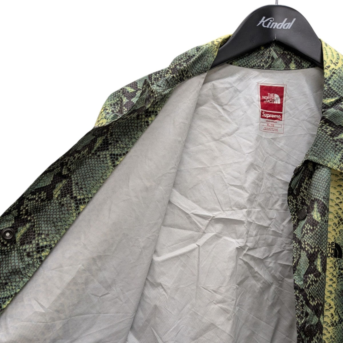 【特別価格】Northface×Supreme スネイク柄コーチジャケット 特別価格】Northface×Supreme スネイク柄コーチジャケット