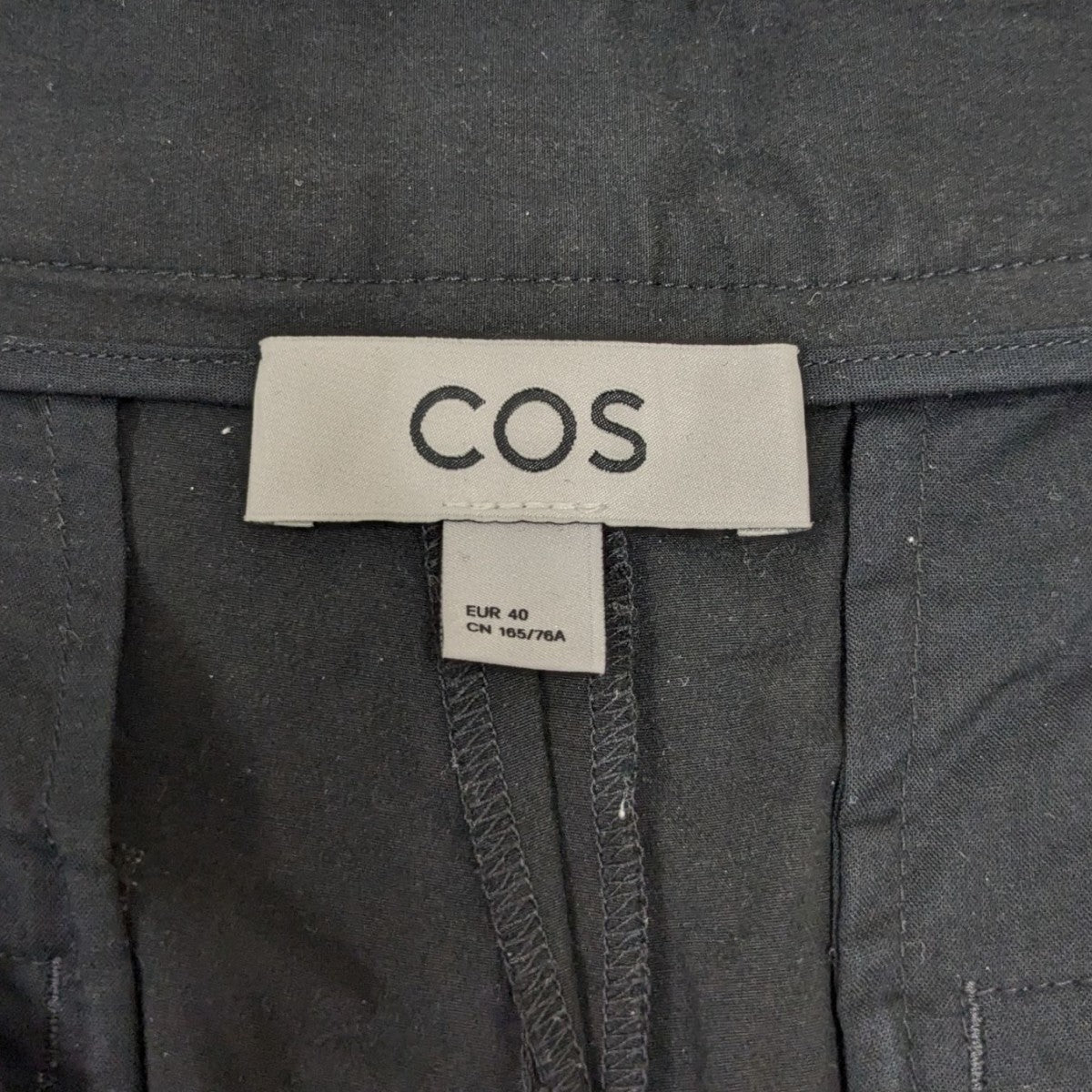 COS ユーティリティバレルレッグカーゴパンツ ブラック UTILITY BARREL-LEG TROUSERS ユーティリティバレルレッグパンツ