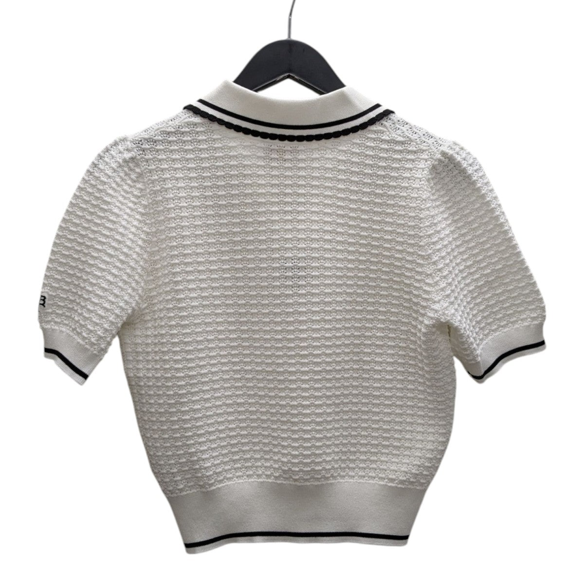 【美品】LILY BROWN ケーブルニットポロシャツ F ホワイト LILY BROWN（リリーブラウン）の「Lily Bearケーブルニットプル
