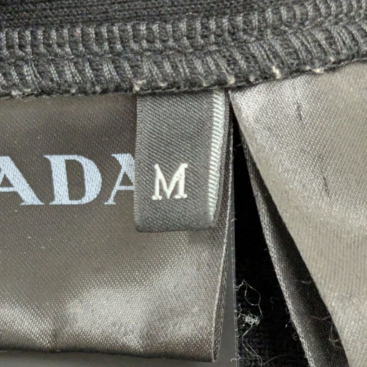 22年モデル PRADA プラダ ロゴプレート スウェット UJL30A PRADA プラダ スウェット FELPA DOUBLE ブラック メンズ ujl30a